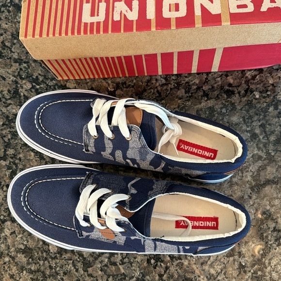Unionbay men’s navy canvas sneakers NIB 9.5